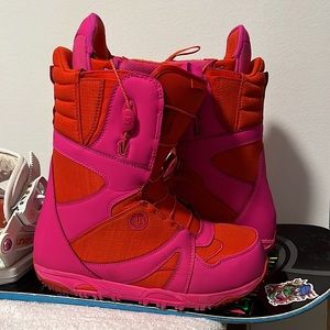 Burton quick lace snowboard boots Size 7 womens